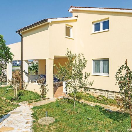 Awesome Apartment In Fazana With Wifi Extérieur photo