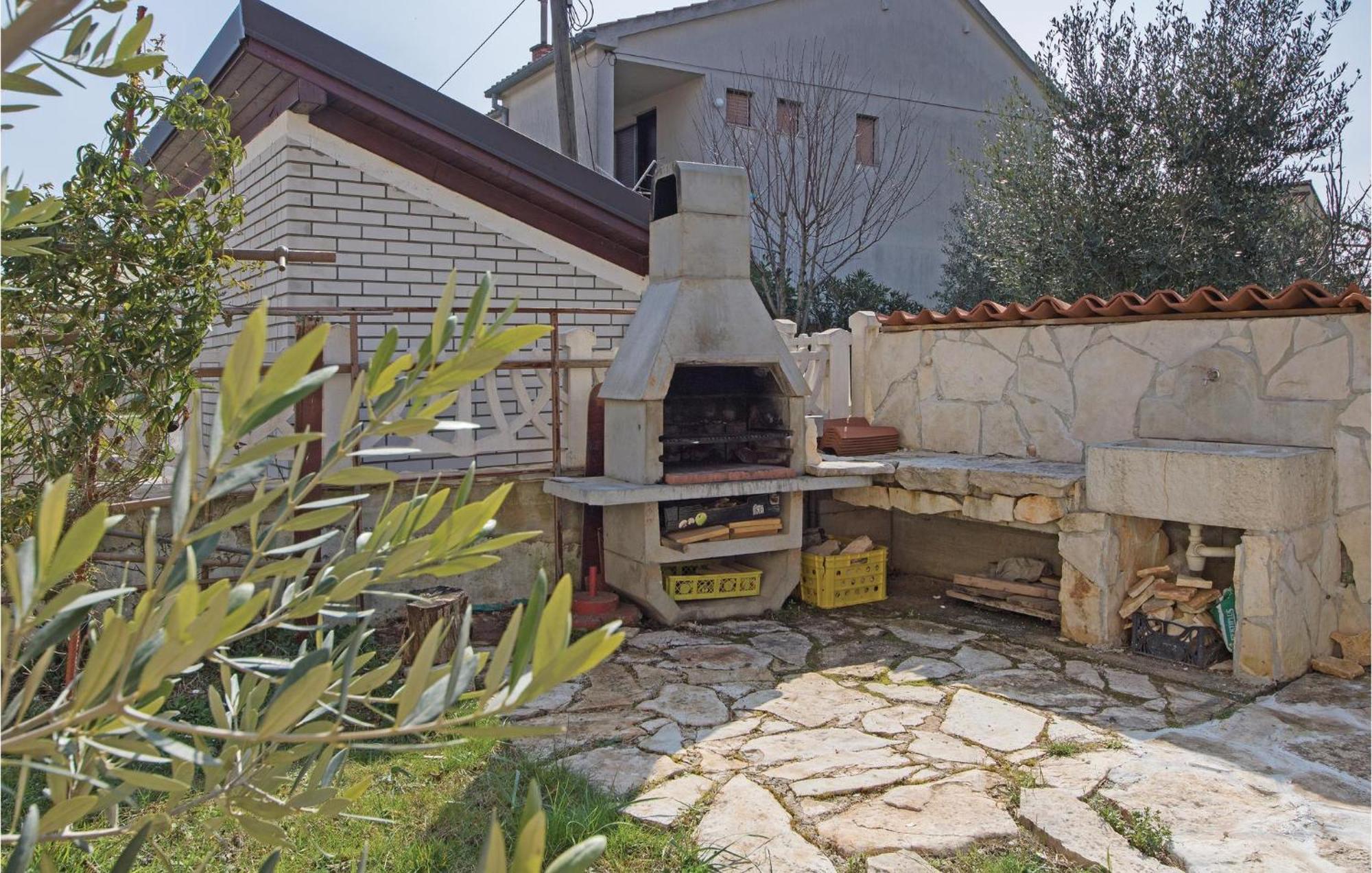 Awesome Apartment In Fazana With Wifi Extérieur photo