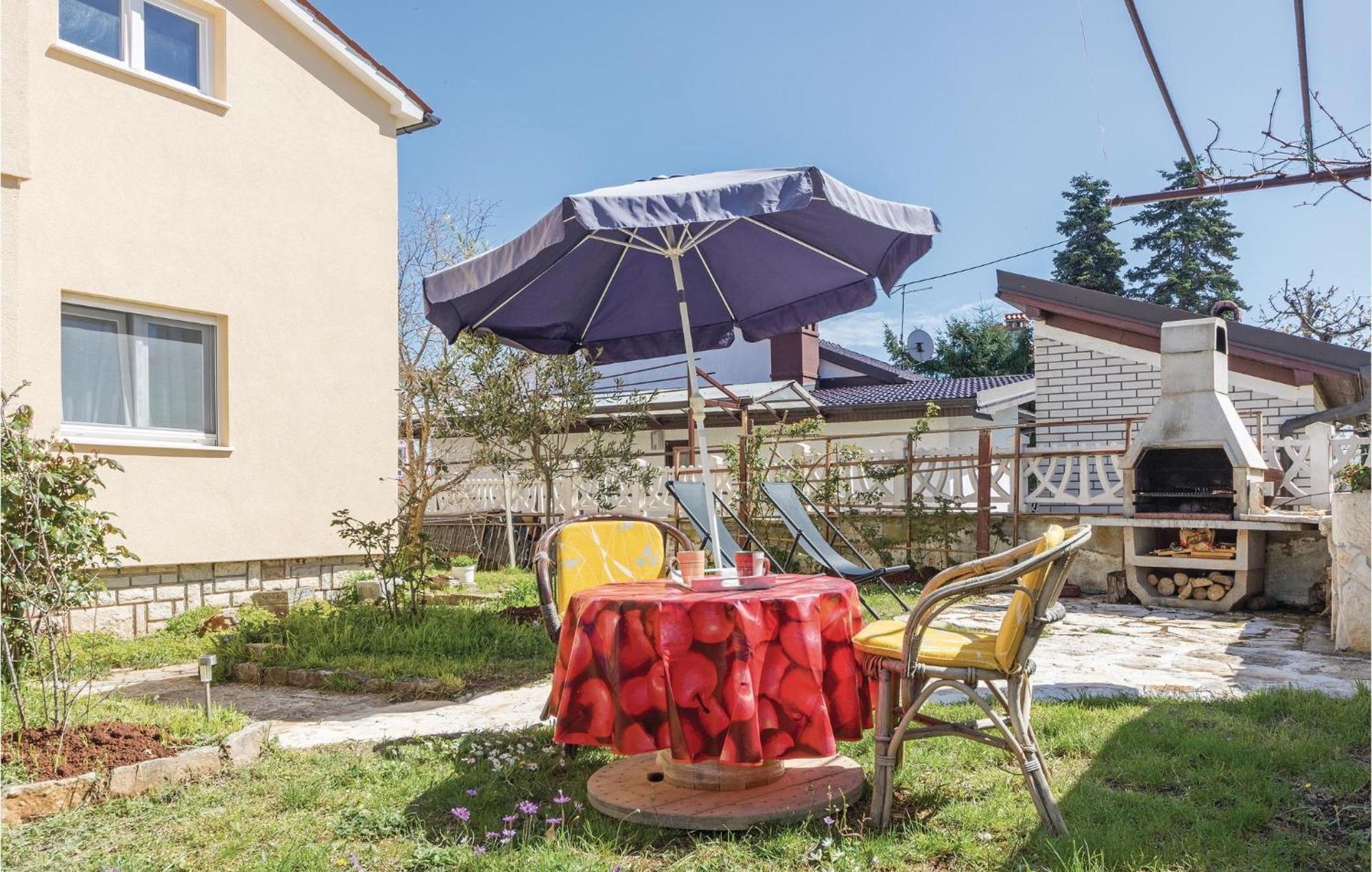 Awesome Apartment In Fazana With Wifi Extérieur photo