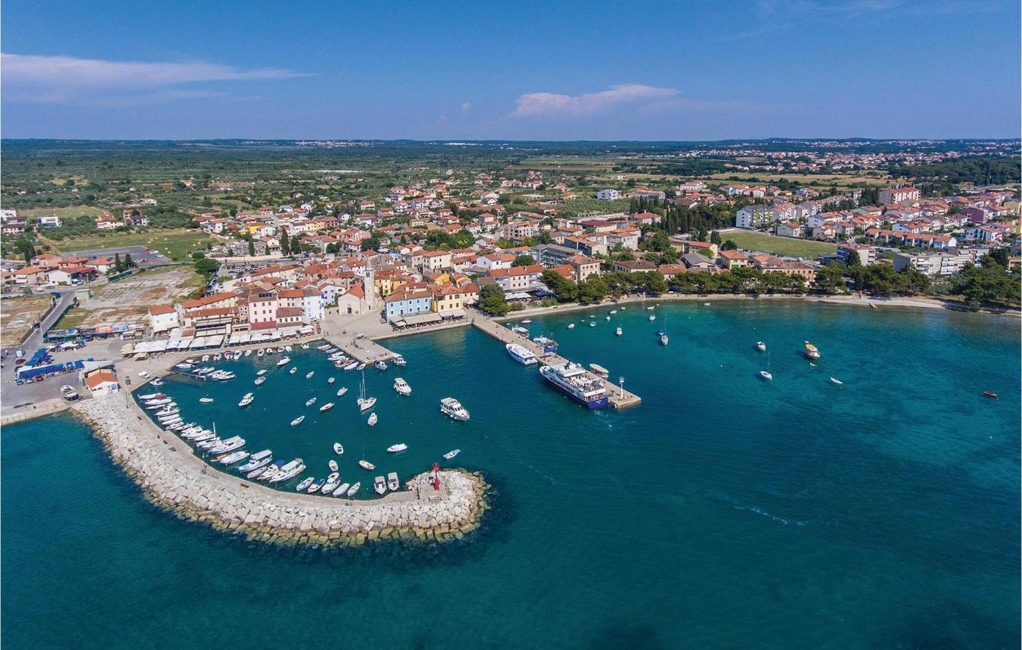 Awesome Apartment In Fazana With Wifi Extérieur photo